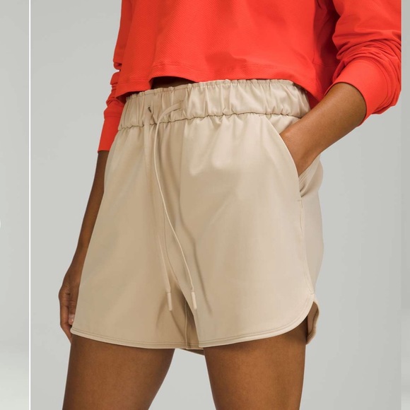 Lululemon Stretch High Rise Short 3.5” - Picture 4 of 12